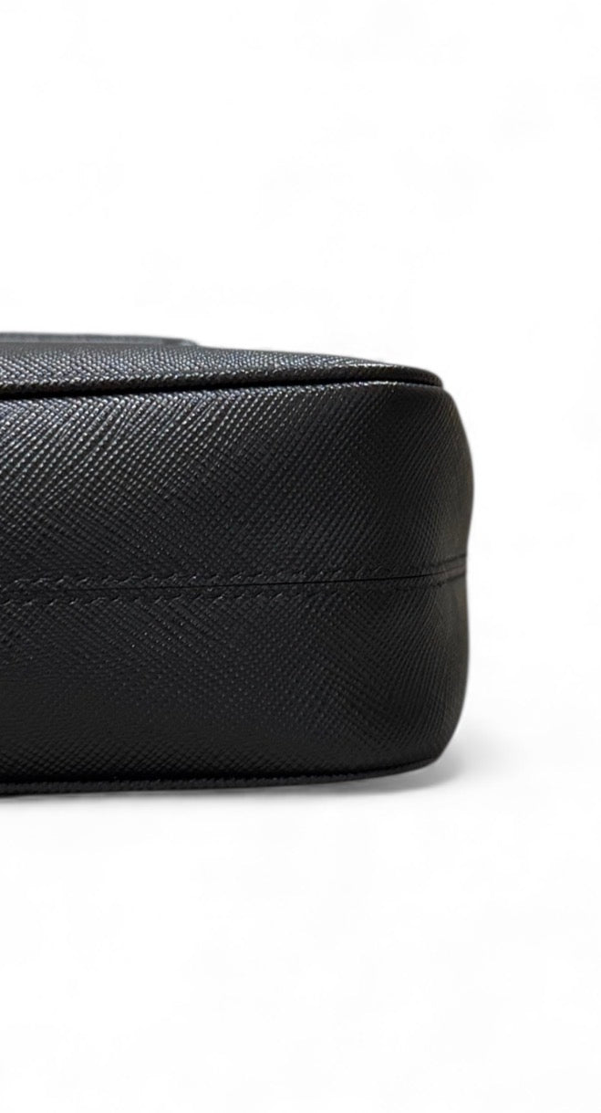 Prada Re-Edition 2005 in Pelle Saffiano