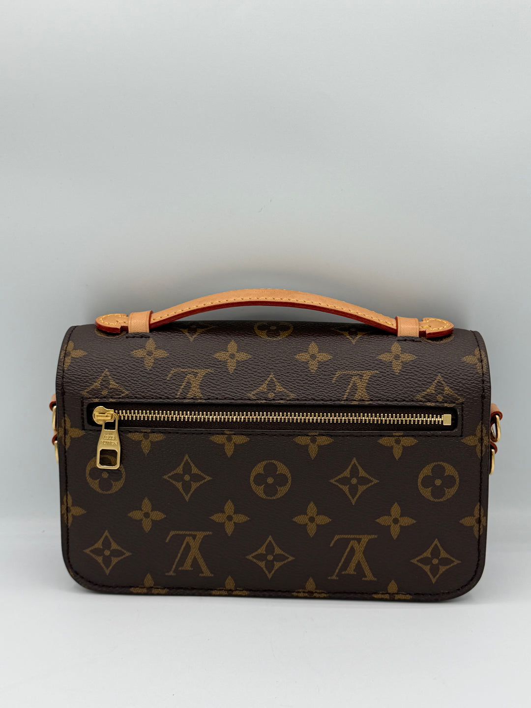 Louis Vuitton metis east west