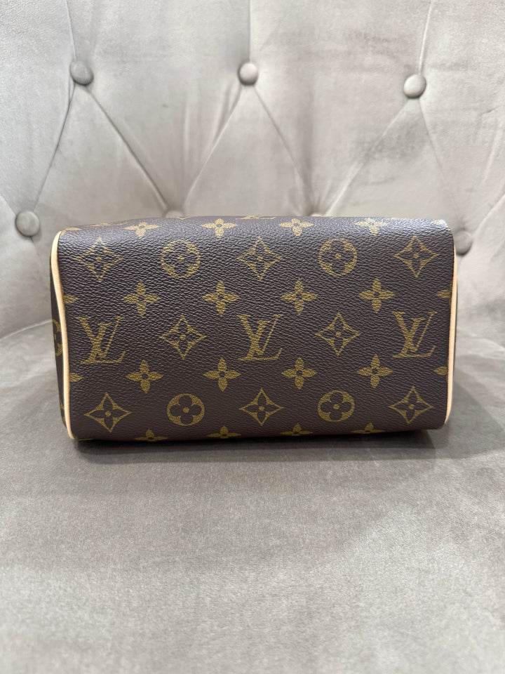 Louis Vuitton Speedy Bandoulière 20