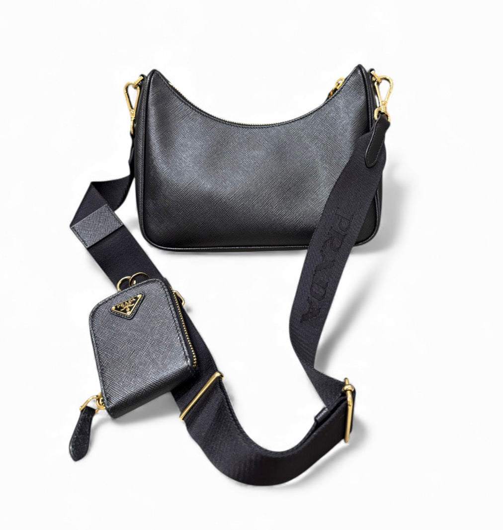 Prada Re-Edition 2005 in Pelle Saffiano