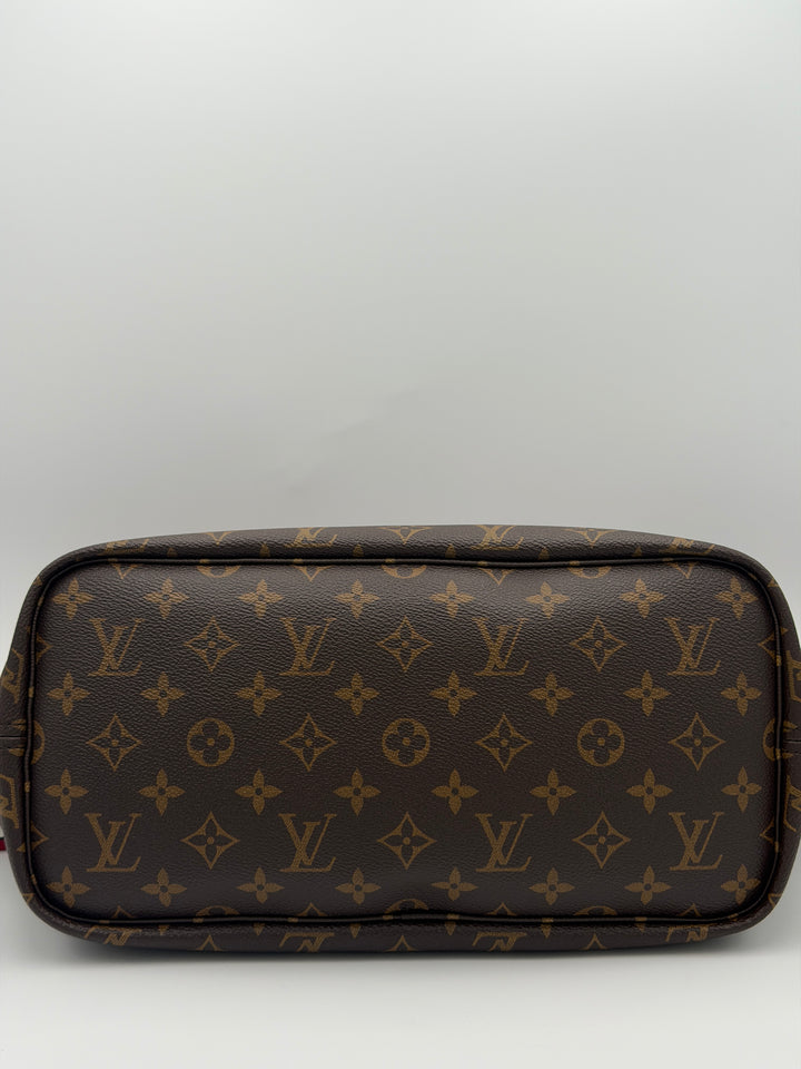 Louis Vuitton Neverfull Bandoulière Inside Out MM