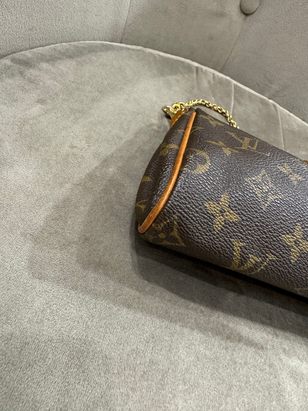 Louis Vuitton Eva Clutch