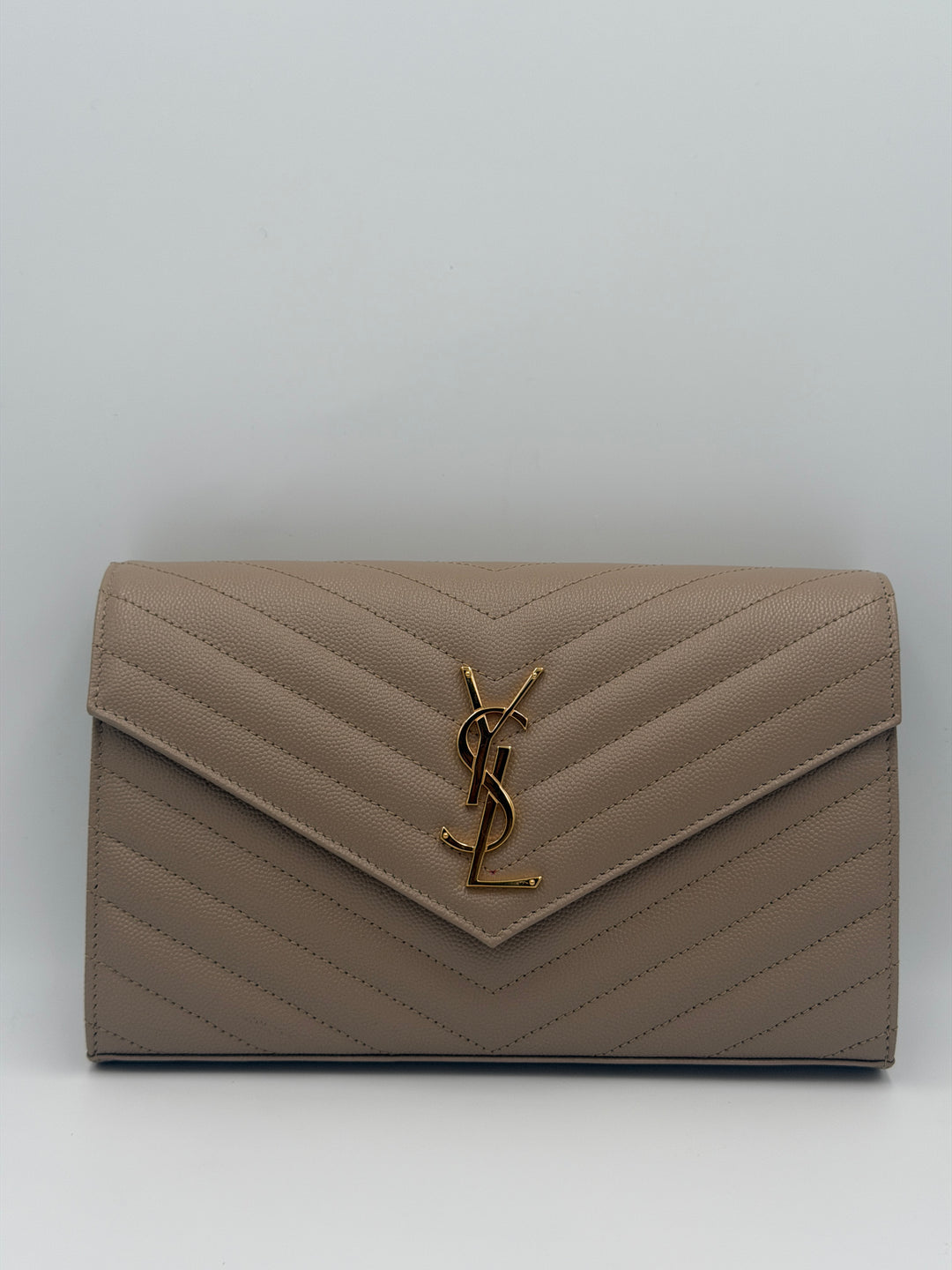 Saint Laurent pochette cassandre con catena