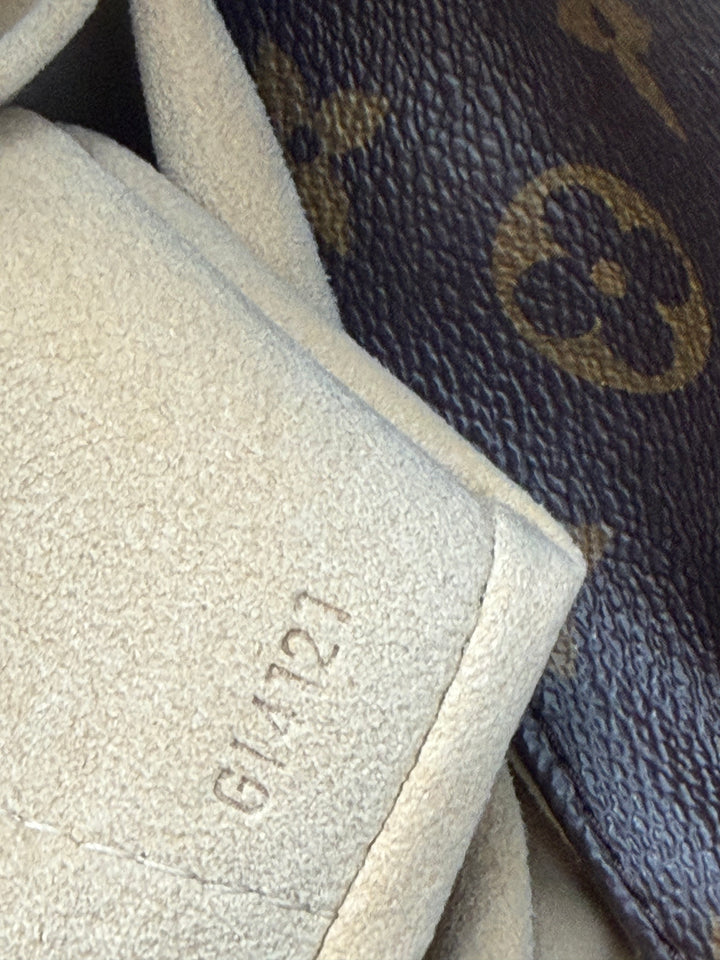 Louis Vuitton Artsy MM