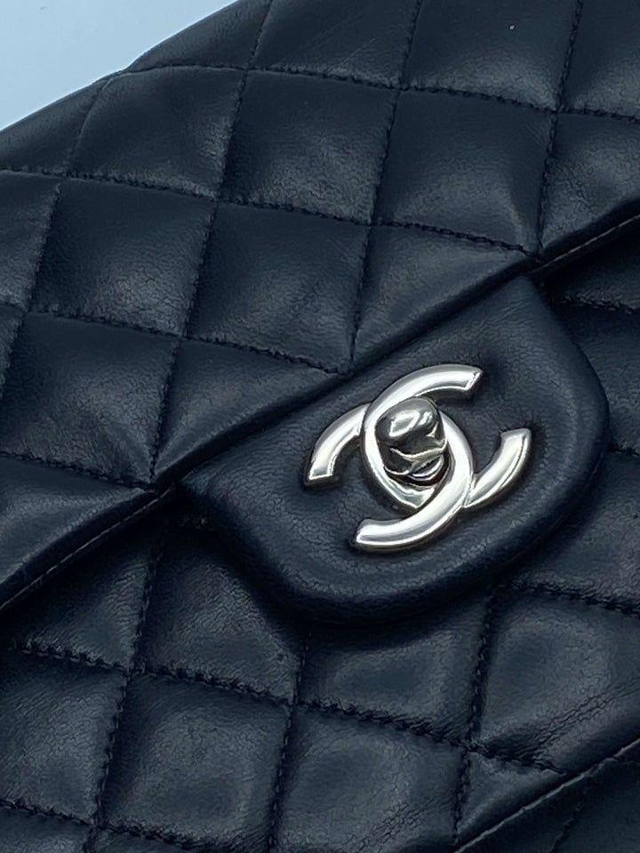 Chanel classica small 23cm