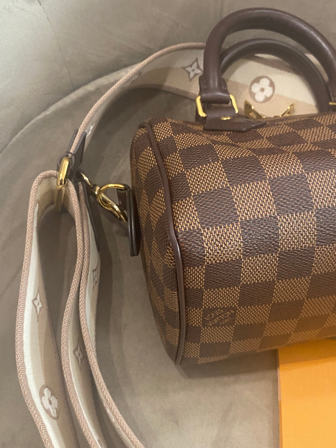 Louis Vuitton Speedy Bandoulière 20