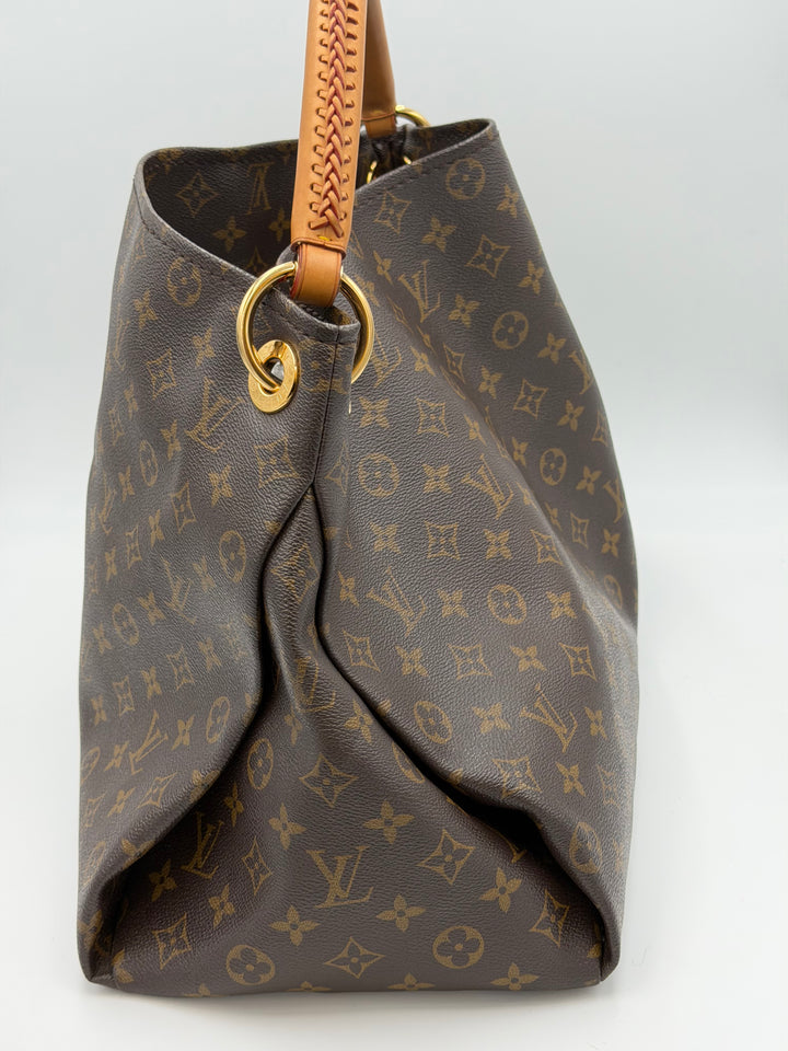 Louis Vuitton Artsy MM