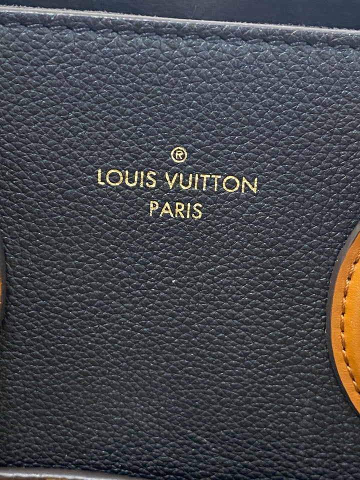 Louis Vuitton tote  Fold MM