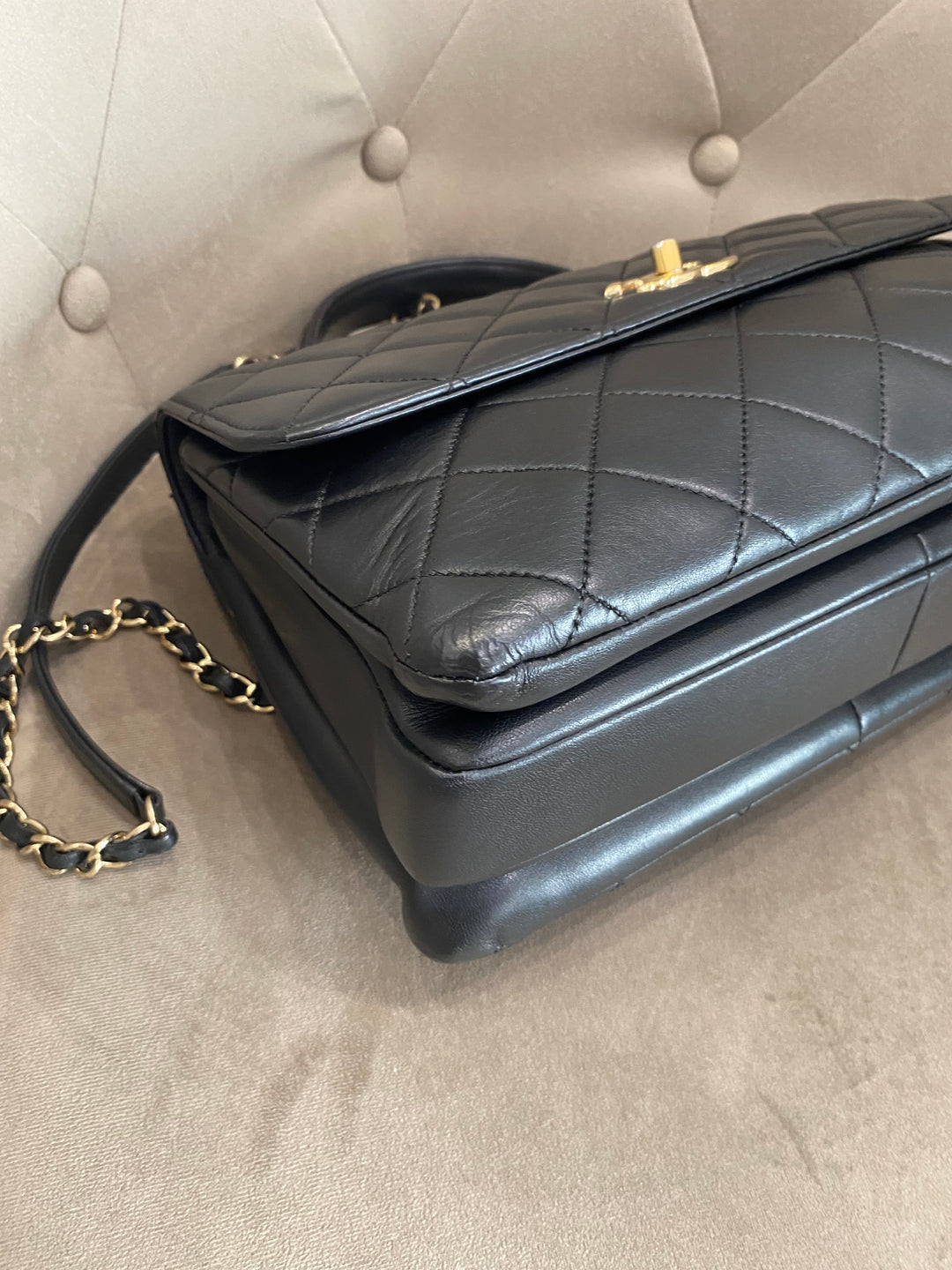 Borsa a tracolla Chanel Trendy CC in pelle trapuntata nera
