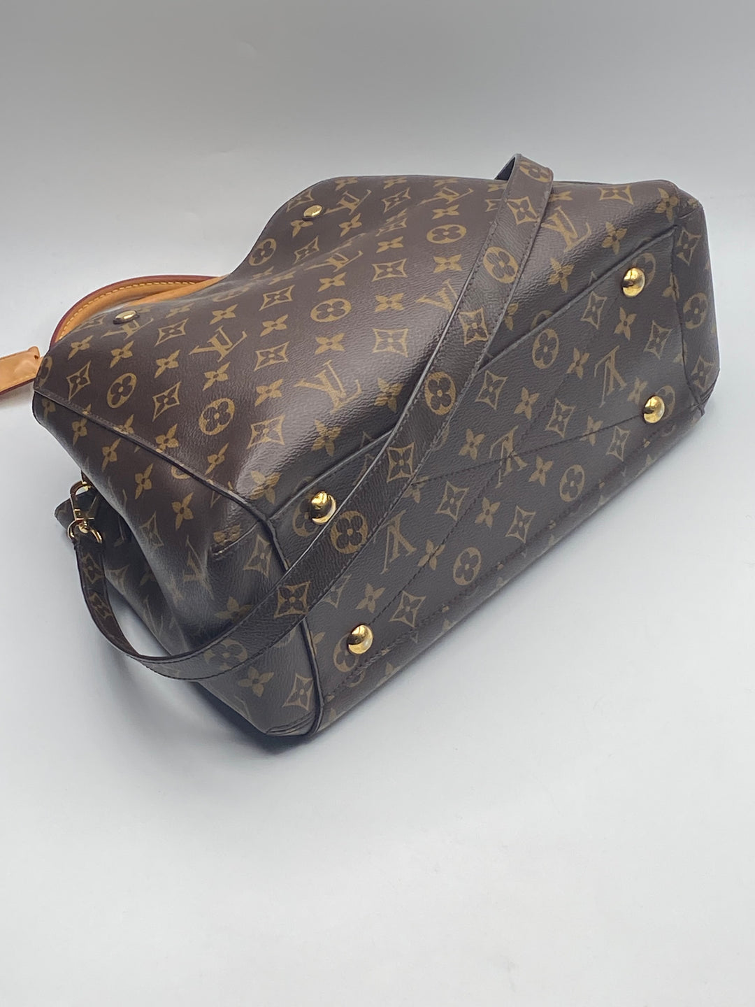 Louis Vuitton Montaigne MM