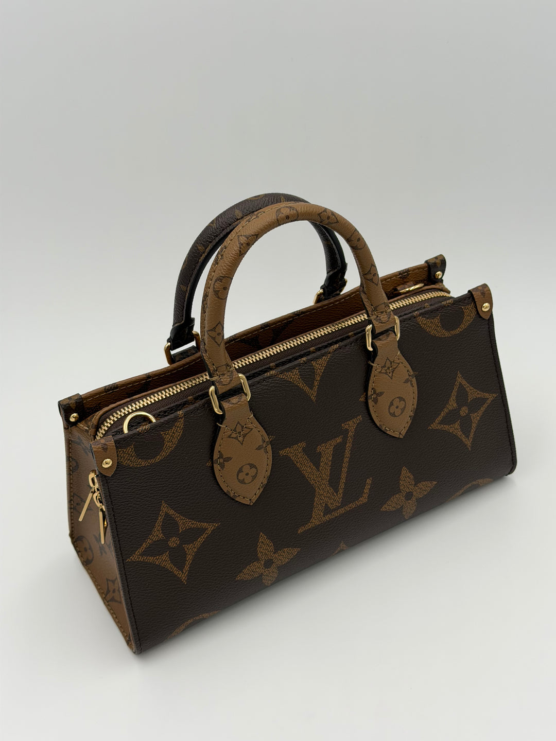 Louis Vuitton OnTheGo East West
