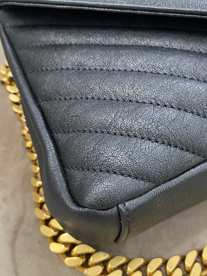 Saint Laurent College Medium