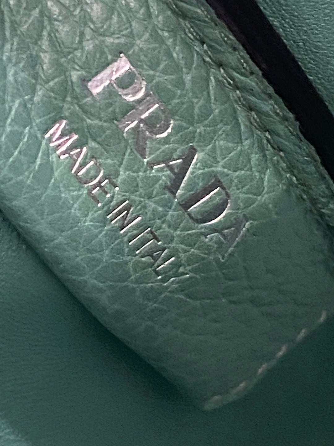 Prada tote small in pelle