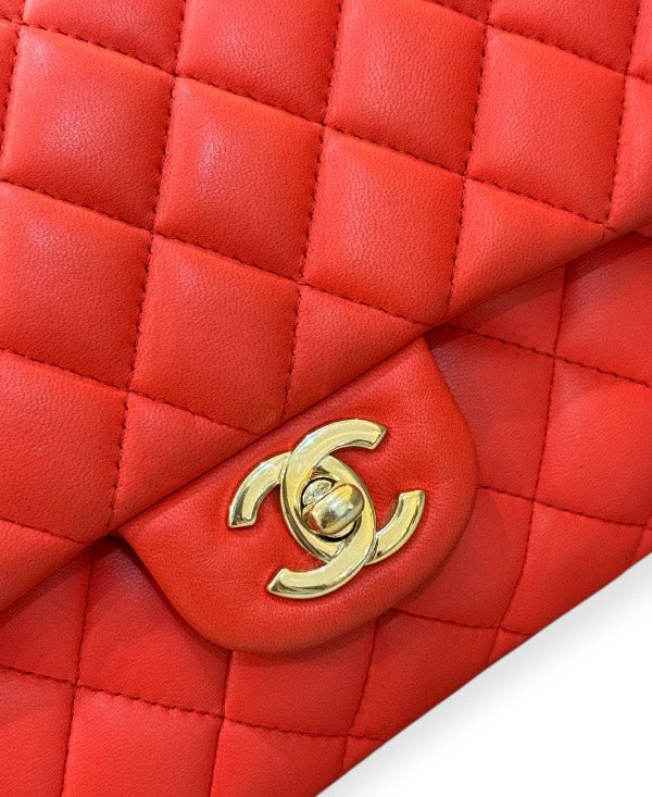 Chanel classica media