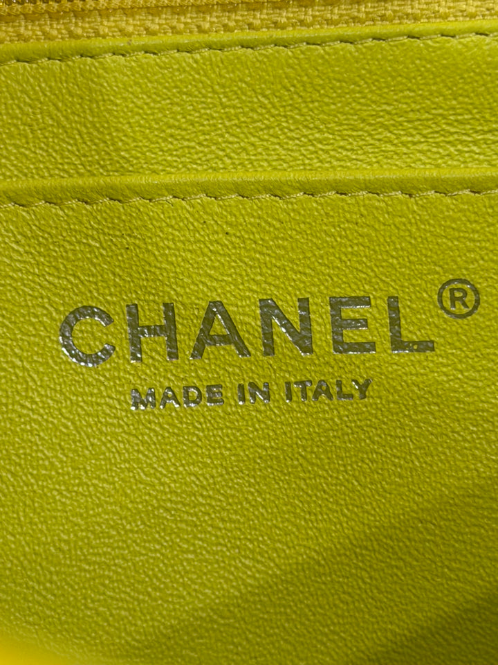 Chanel Mini Timeless in pelle verniciata