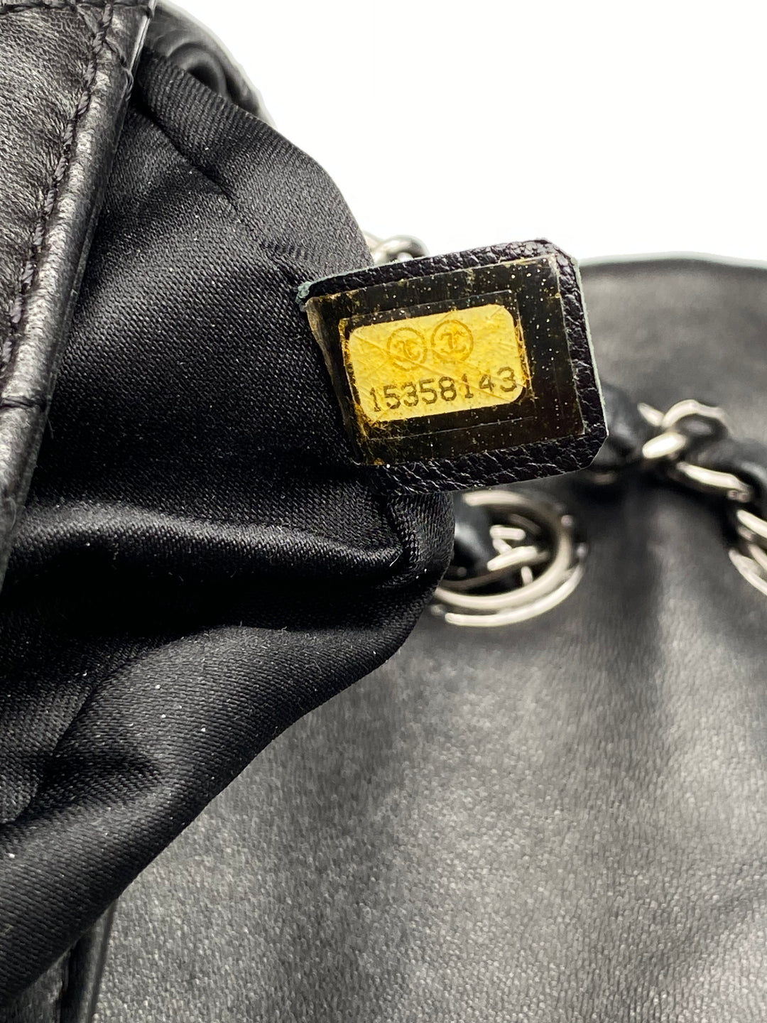 Borsa Chanel Timeless in pelle matelassé con soffietto - Dettaglio catena e logo CC in metallo dorato - Iconica borsa senza tempo vintage retrò