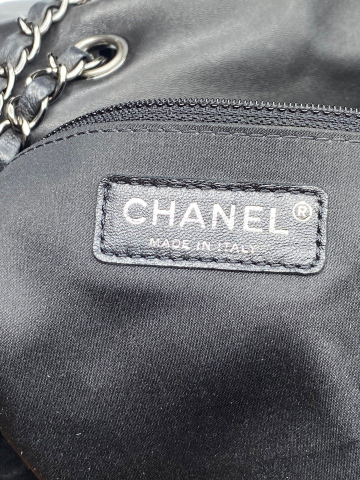 Borsa Chanel Timeless in pelle matelassé con soffietto - Dettaglio catena e logo CC in metallo dorato - Iconica borsa senza tempo vintage retrò